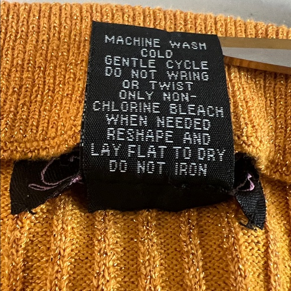 Questions Orange Ribbed Lace-Up Sweater with Front Cutout - Size S - Picture 6 of 9